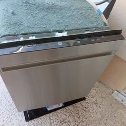 2022 GE Under Cabinet Dishwasher 