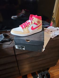 Jordan 1 Mid