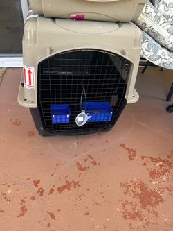 XL dog kennel