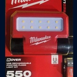 Milwaukee 550 Lumens Rechargeable Flashlight 