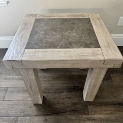 End/Side Table