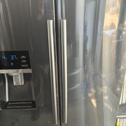 REFRIGERATOR SAMSUNG 36” Black Stainless Steel