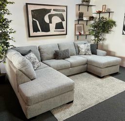 Light Gray Sectional Couch-DELIVERY AVAILABLE 🚚