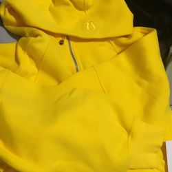 lulu lemon woman hoodie