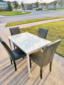 Dining Table Set with 4 Chairs