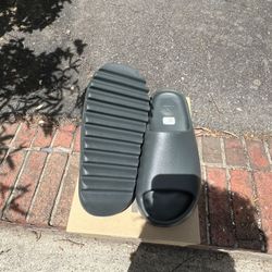 YEEZY SLIDE ONYX 