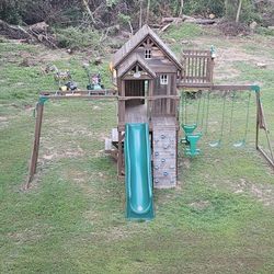 Playset...MUST TAKE AWAY ON YOUR OWN