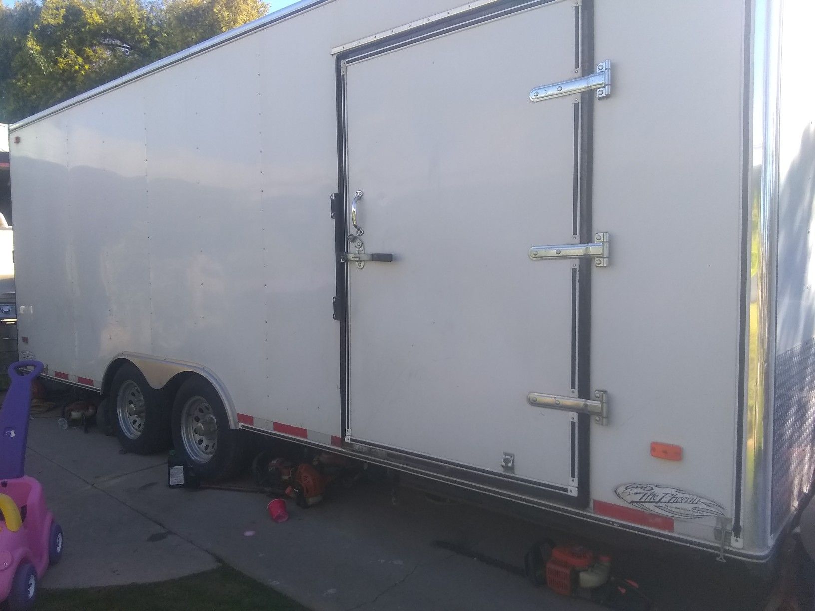 Enclosed trailer