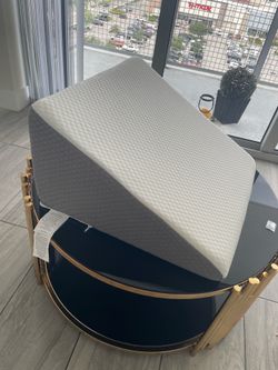 As new condition wedge pillow