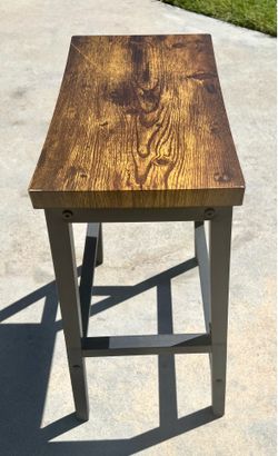 🔥 NEW Rustic Bar Stools 24” – Set of 2 🔥Price: $80