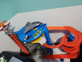 Hot wheels garage king kong sales
