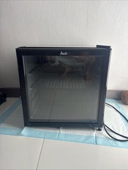 Mini fridge with clear display