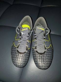 Soccer cleats