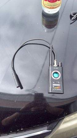 Hidden camera detector