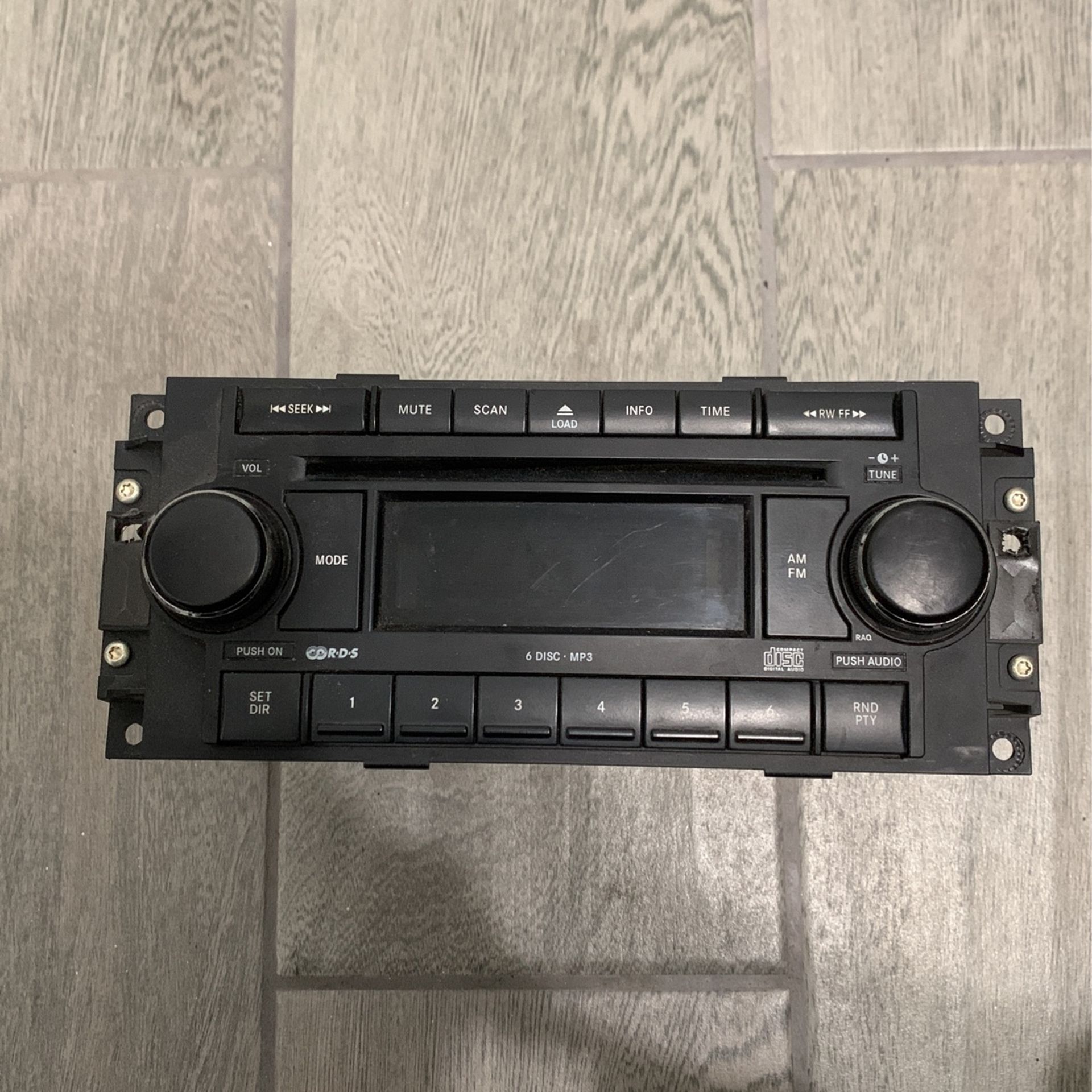 OEM stereo( Grand Cherokee)