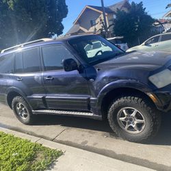 2003 Mitsubishi Montero
