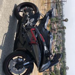 Yamaha R6 