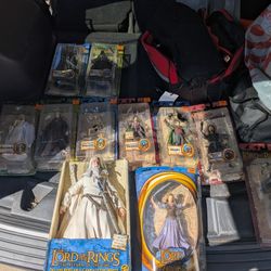 Vintage 2004 LORD OF THE RINGS FIGURES ALL SEALED Total of 11 figures