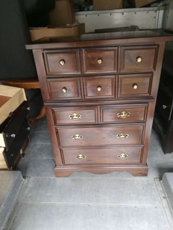 Chest dresser