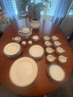 Mikasa Palatial Platinum Fine China Dinnerware Set - Serves 8 - Perfect for holiday celebrations!!