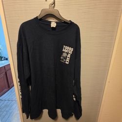 Todos Sabtos long sleeve shirt