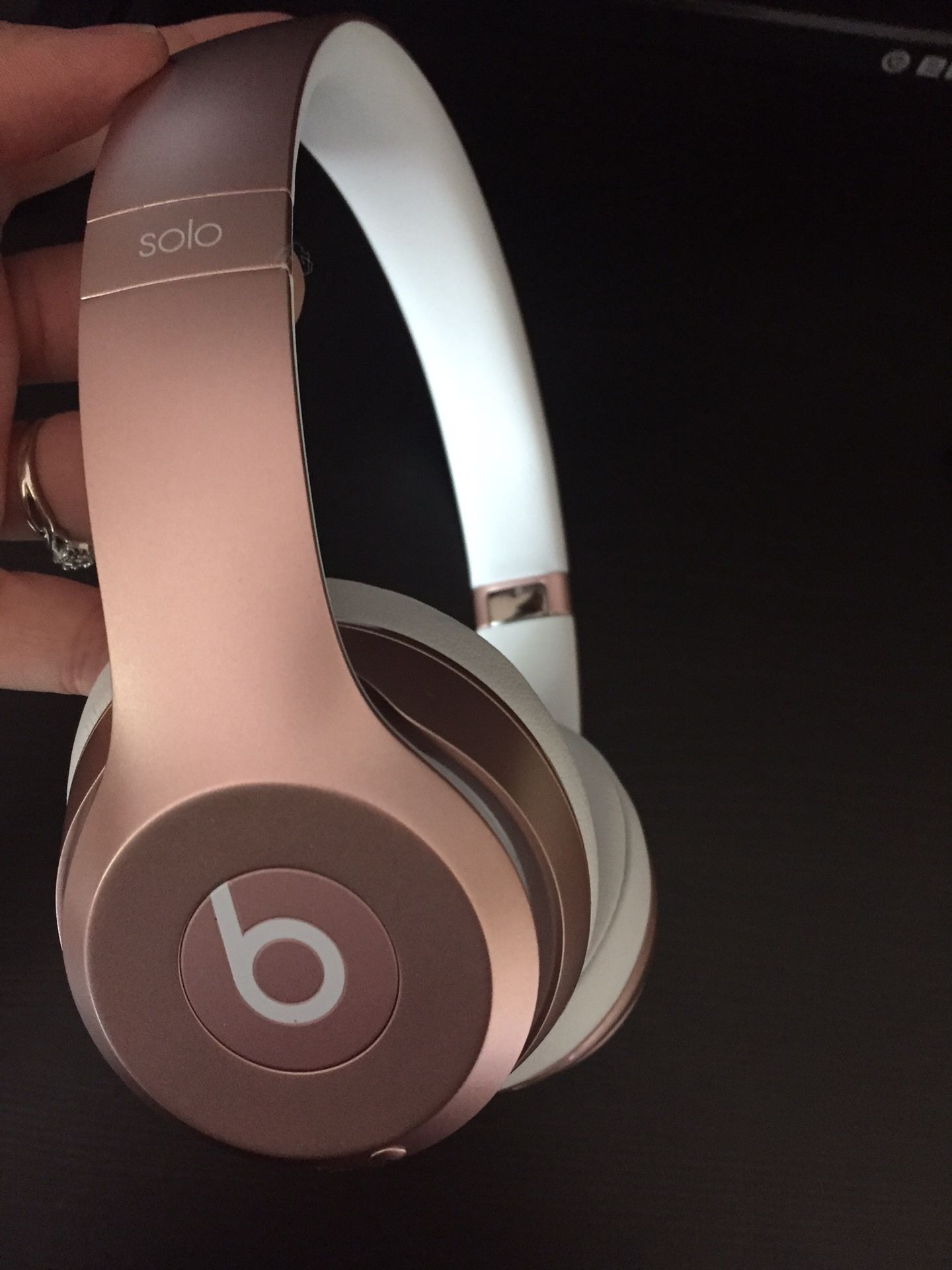 Beats solo 2 wireless