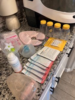 Breastfeeding & Pumping Essentials Bundle – Frida Mom + Medela