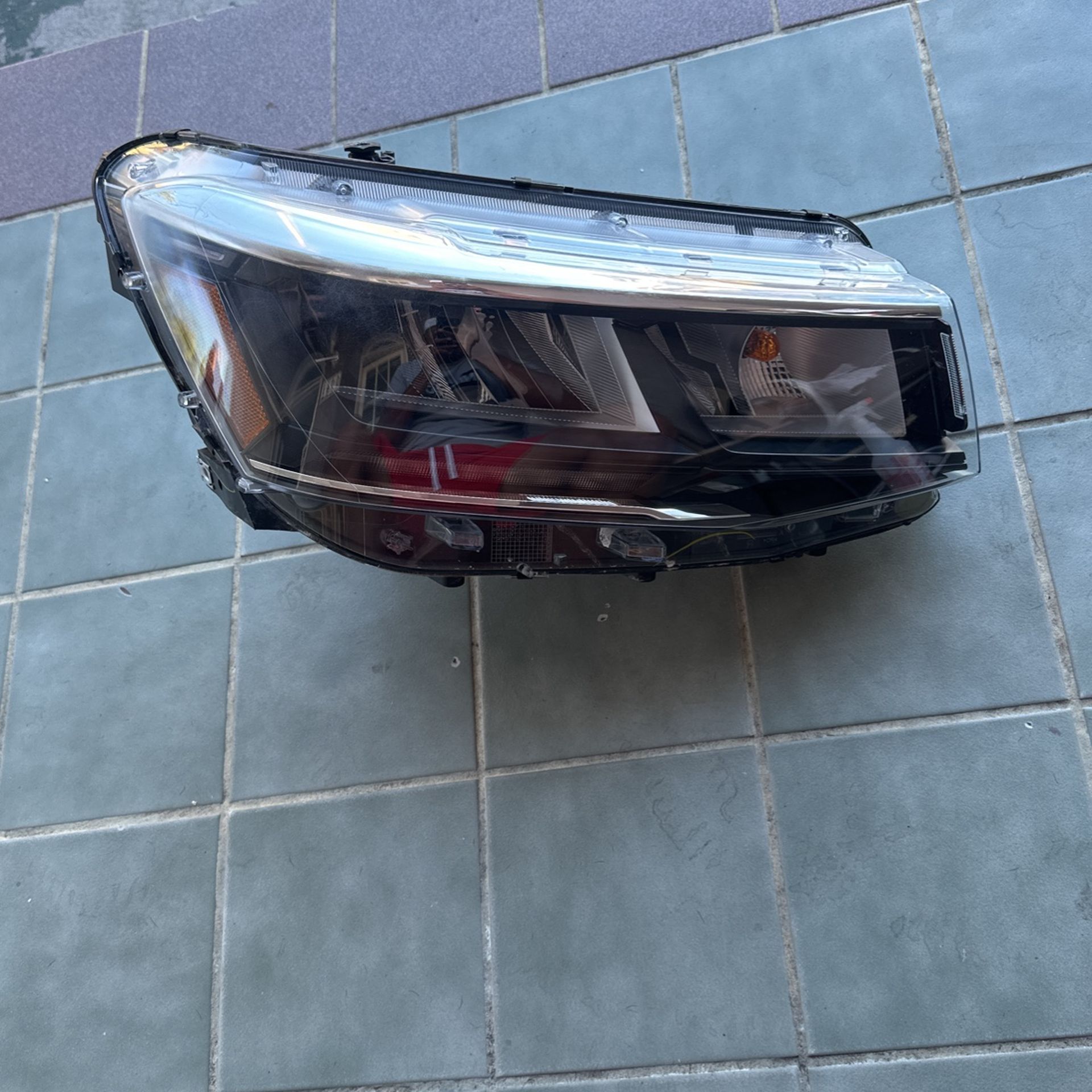 2022-2024 Volkswagen Taos Headlight Headlamp Rh Right Passenger Side OEM