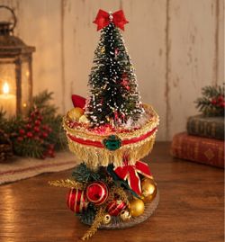 🎄Beautiful one of a kind classic colored Christmas decor🎄