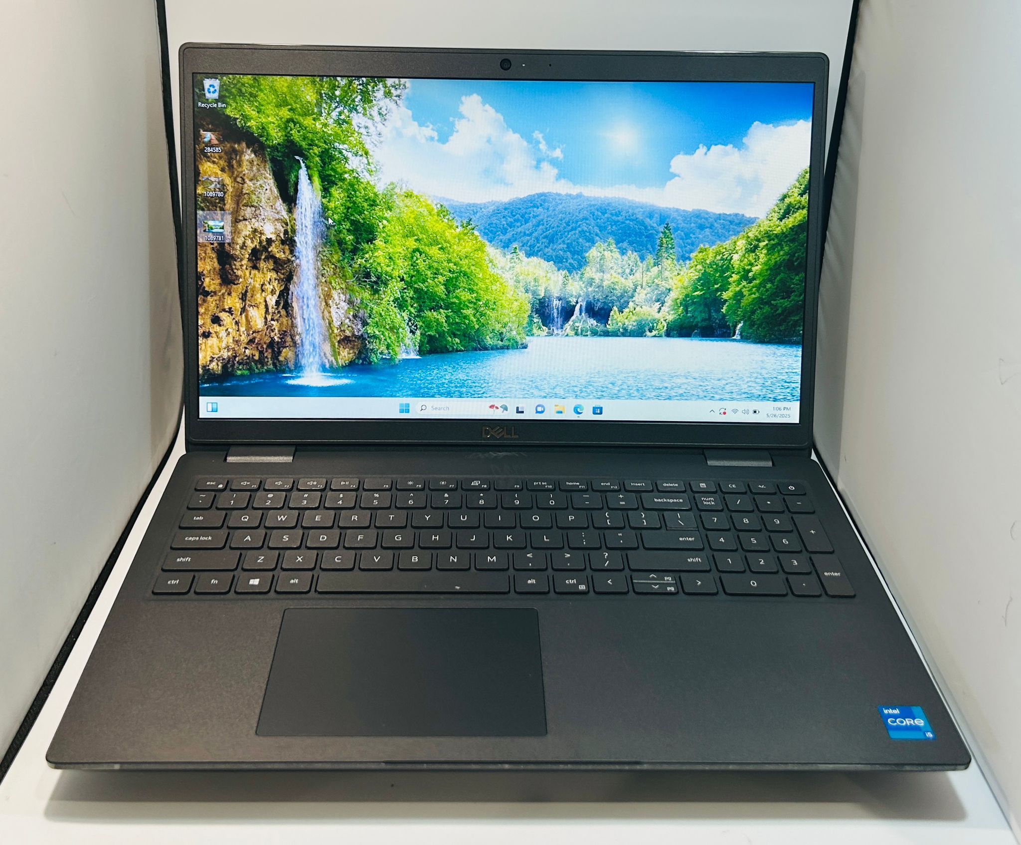 Dell Latitude 15” 3520 Core i5-11th Gen 2.40Ghz 8GB 256GB SSD + 500GB Windows 11