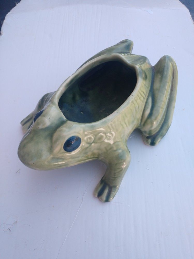 Vintage Frog Planter
