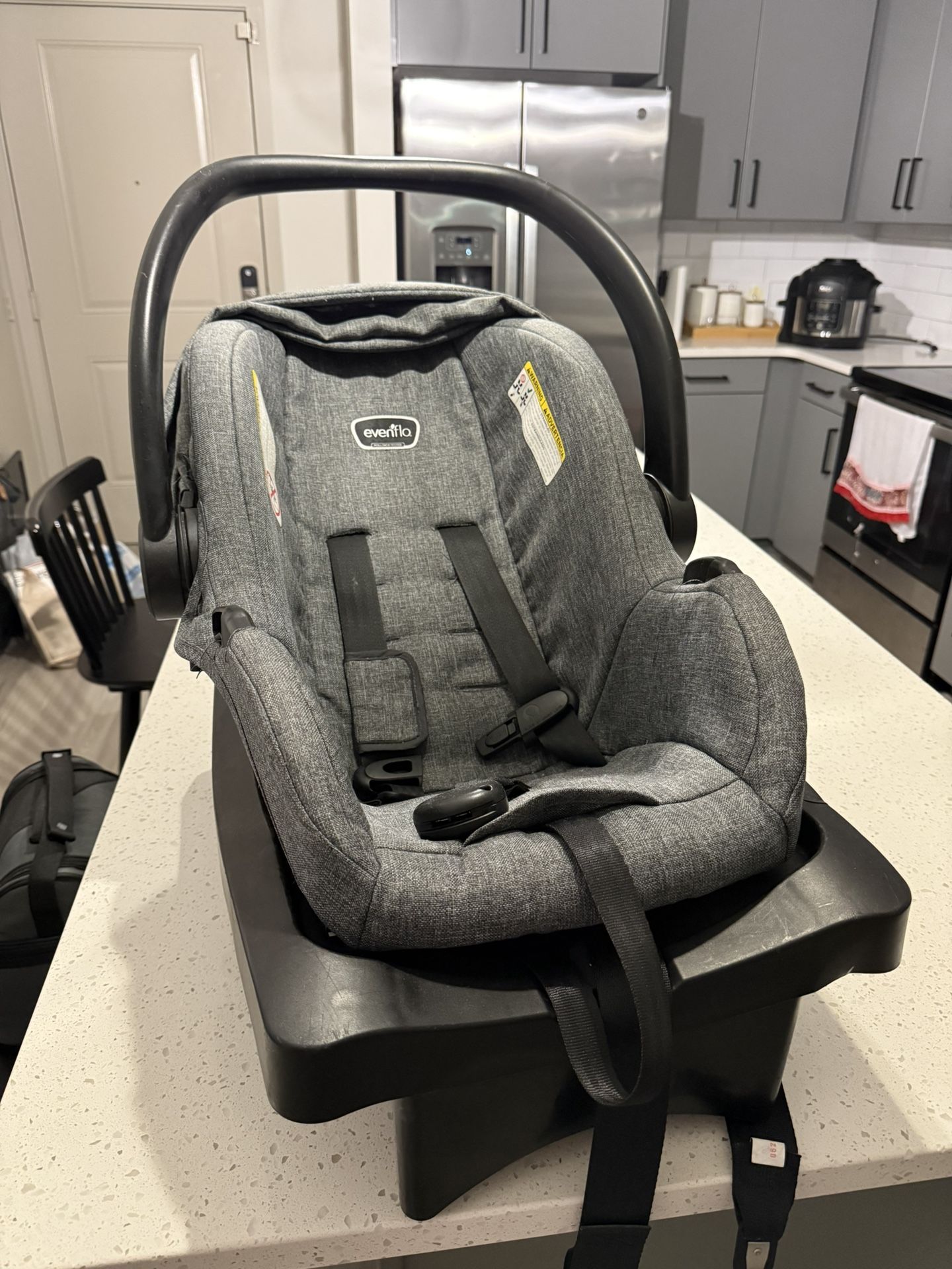 Evenflo Infant Car Seat with Base – Gently Used