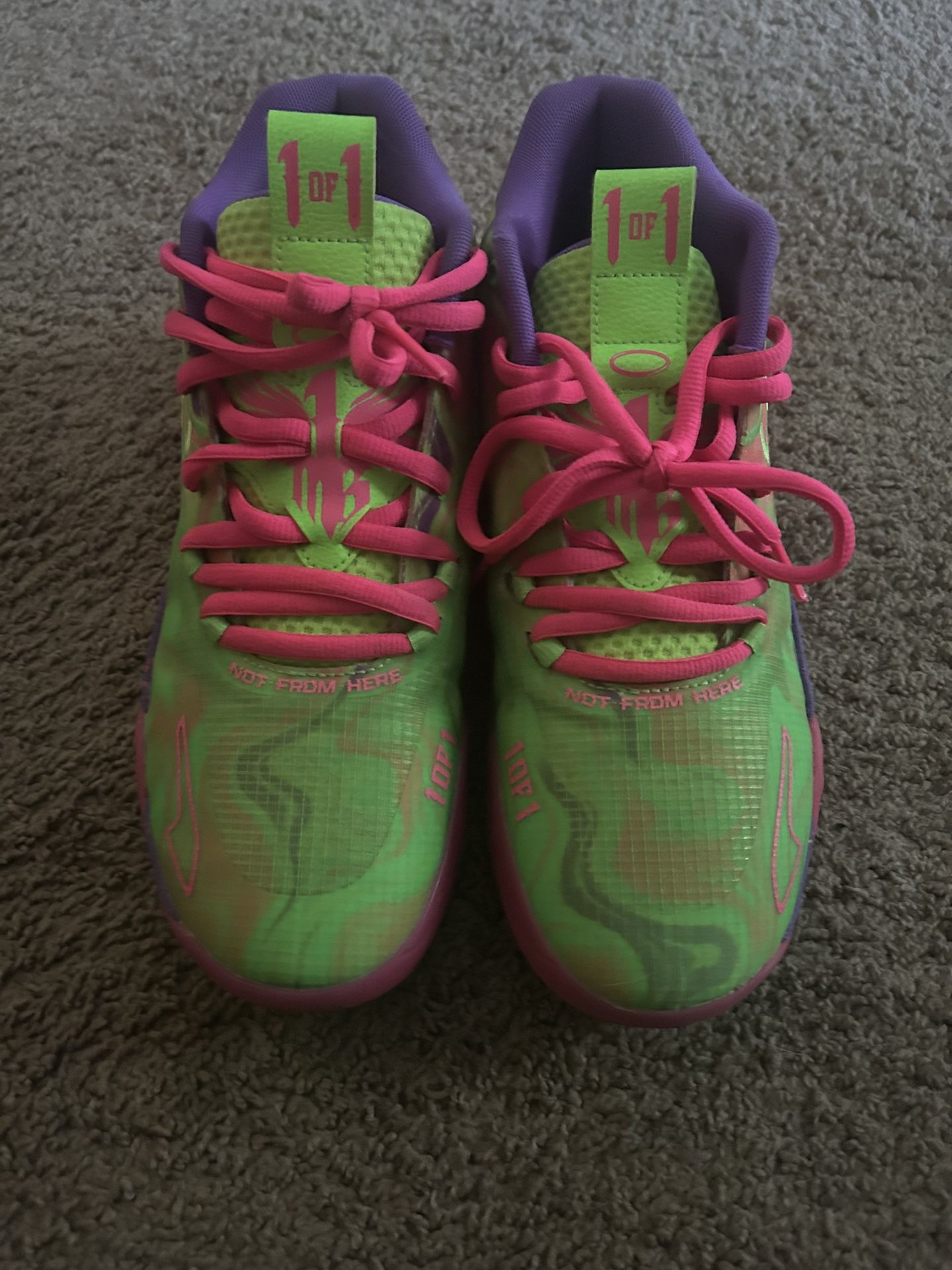 PUMA Mb. 01 INVERSE TOXIC LAMELO BALL SIZE 9.5