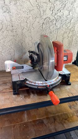 Black and Decker Compound Miter Saw 10"