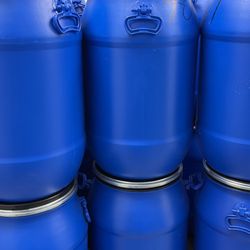 8 To 10 Gallons Plastic drums