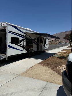 Rent rv toy hauler $200