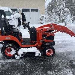 Kubota tractor front end loader