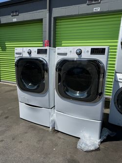Washer and Dryer  With Pedestal LG Set
