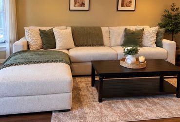 Elegant Sofa – Great Condition