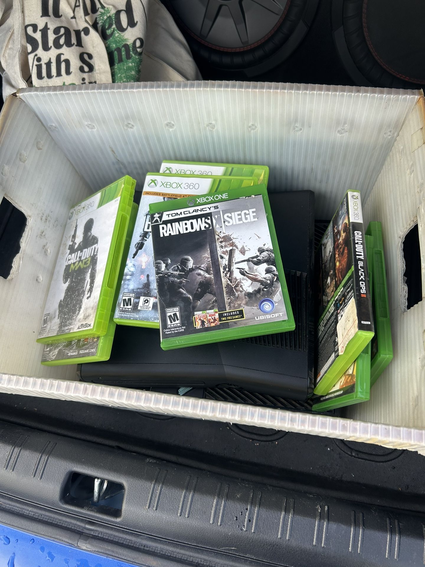 XBOX ONE AND XBOX 360 BUNDLE