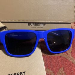 Burberry Glasses 👓 (Comes With Certification)