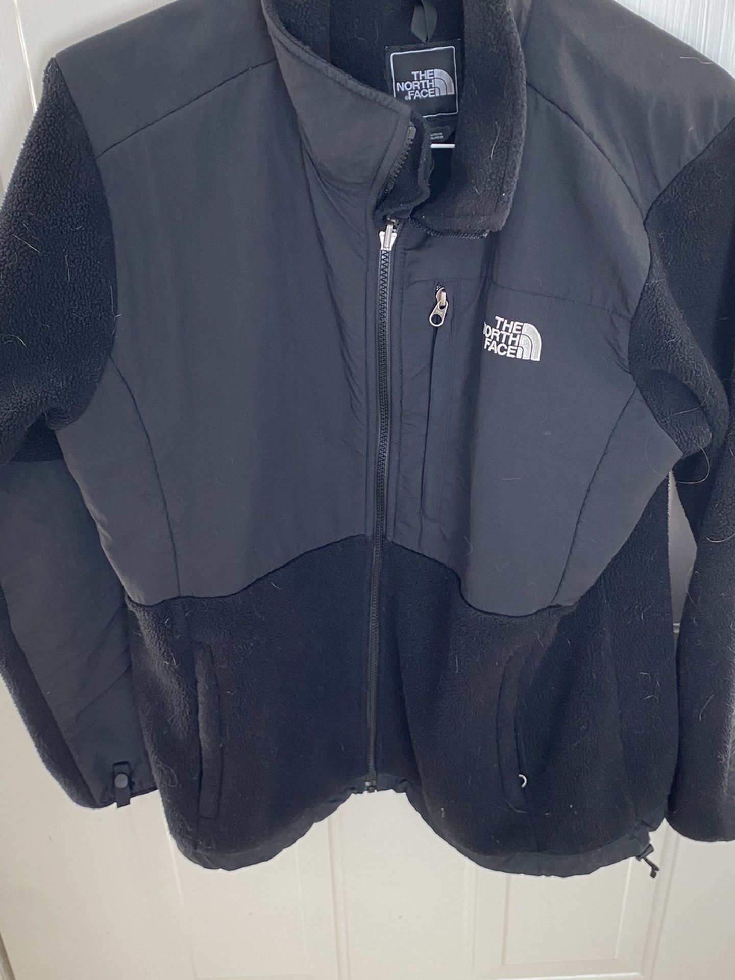 GUC Black Adult XL North Face Fleece Jacket (new selling for $200)