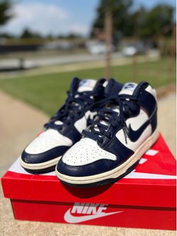 Blue and white dunks.