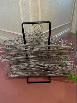 Metal hanger and hanger rack/holder