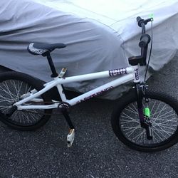 Eastern Tronio race freestyle 20” bmx bike