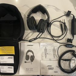 Bose A20 Aviation Headset with Bluetooth pilot Cessna 172 Piper ASA