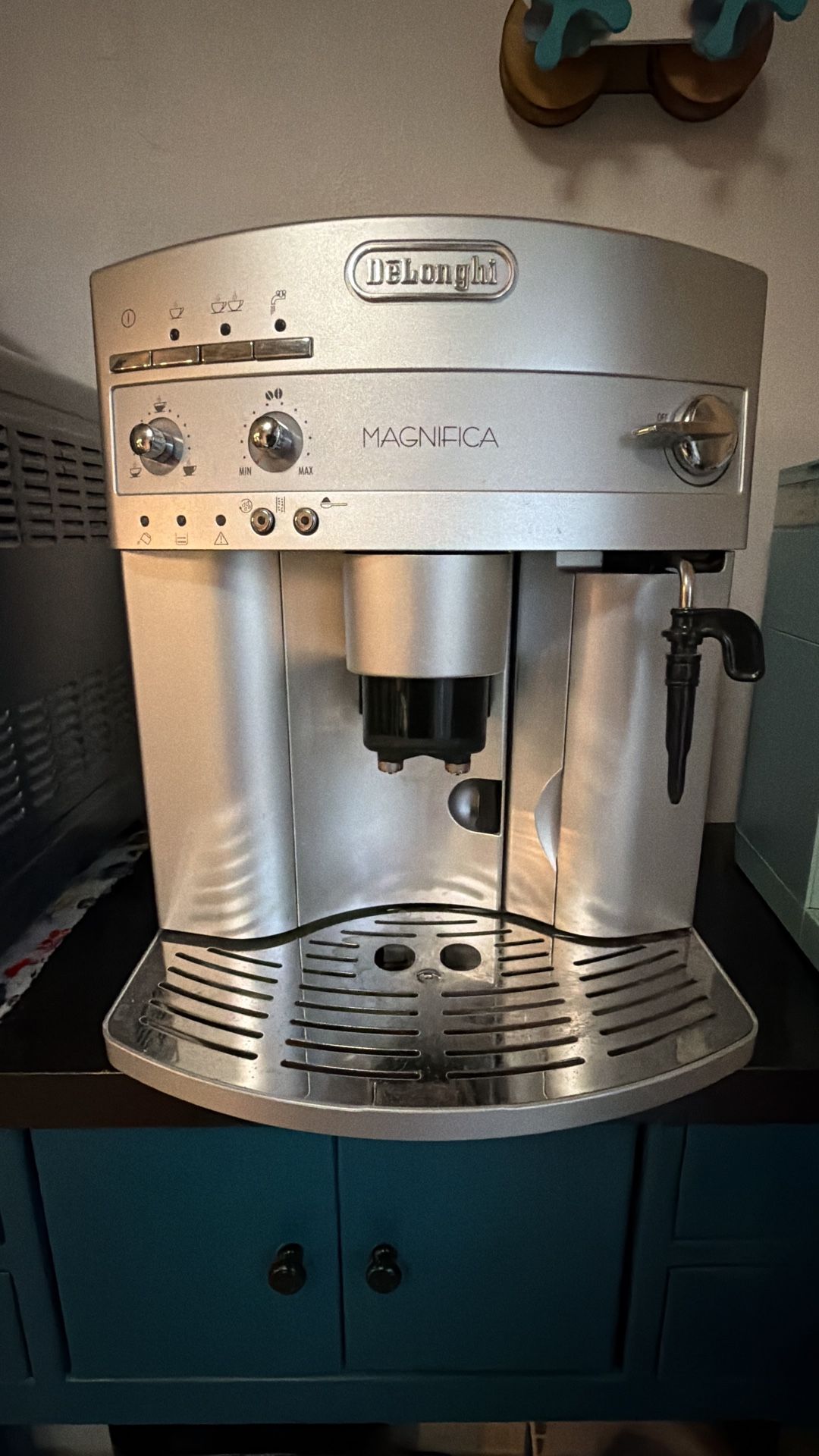 De’Longhi Magnifica Super Automatic Espresso & Coffee Machine