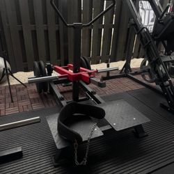 Belt Squat Machine 