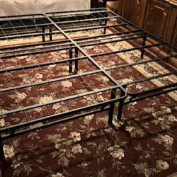 Like NEW KING SIZE or Twin (2) SZ METAL BED FRAME EXCELLENT