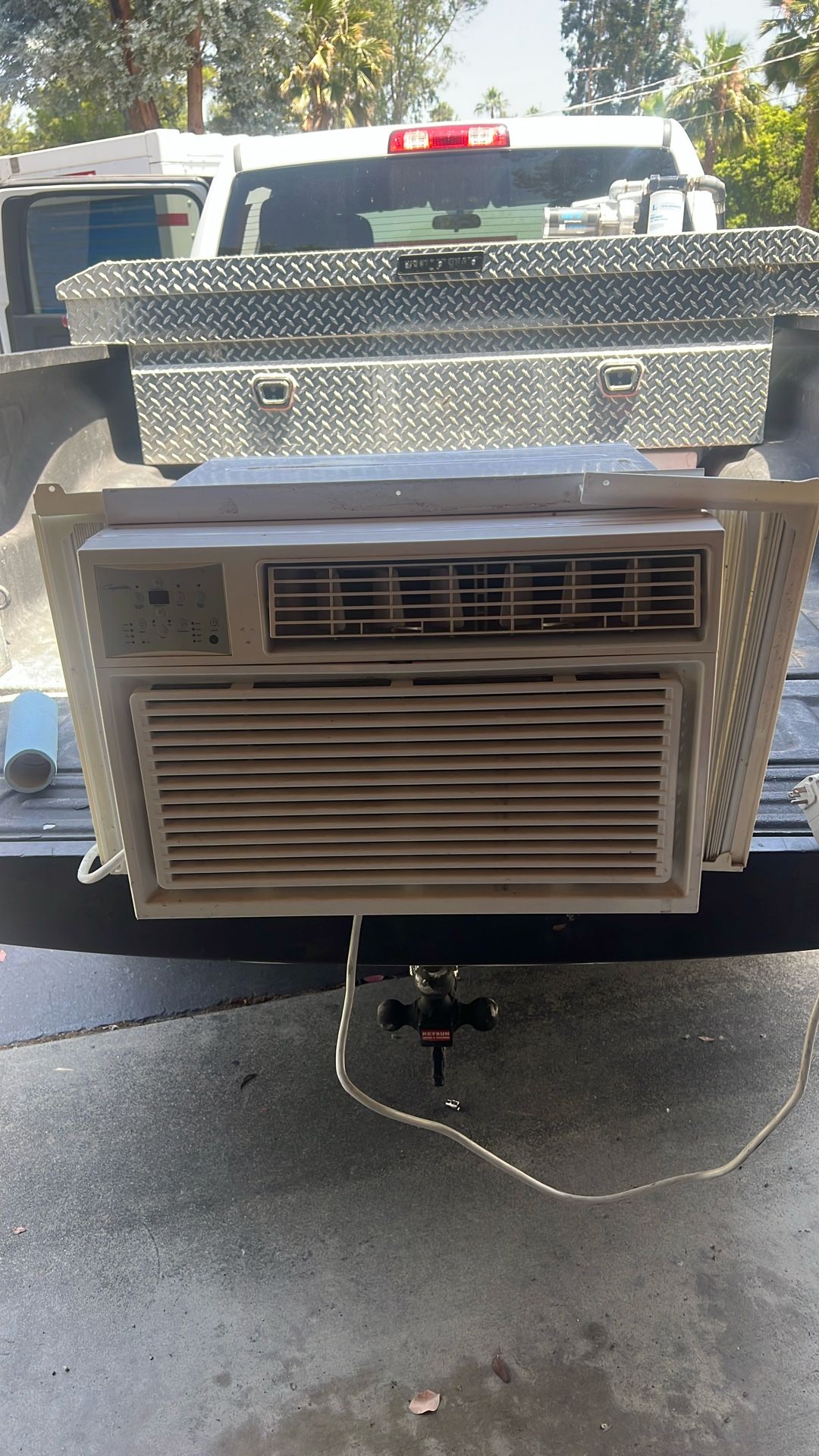 AC Window Unit- 8000 BTU